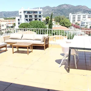 Beautiful Loft, Huge Sunny Terrace, View Over The And Sea Apartamento Rosas